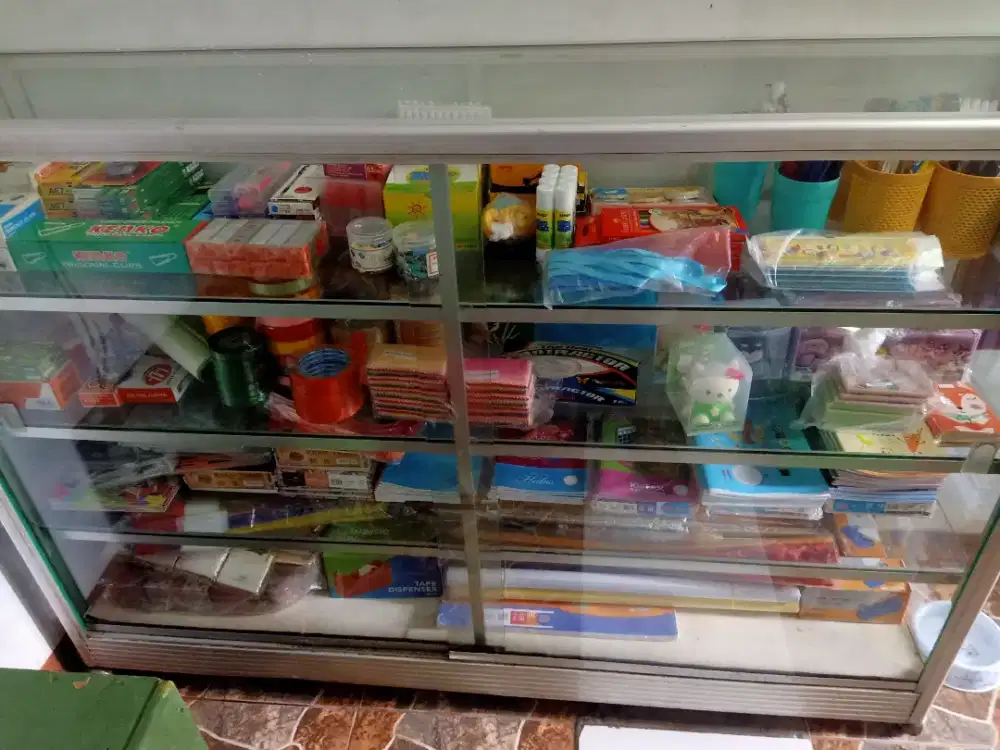 Alat Tulis Kantor, Tutup Toko