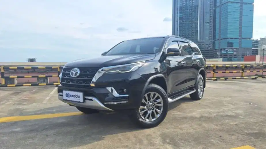 DP MURAH - Toyota Fortuner 2.4 VRZ GR Sport-AT 2021 Hitam