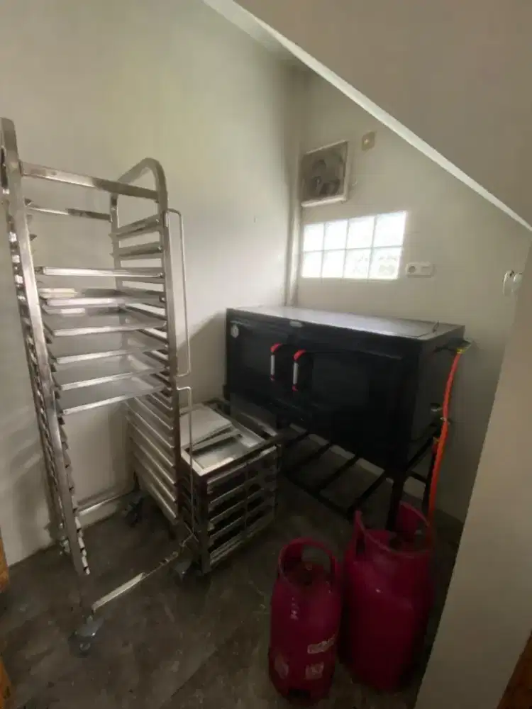 Lelang karna mau pindahan