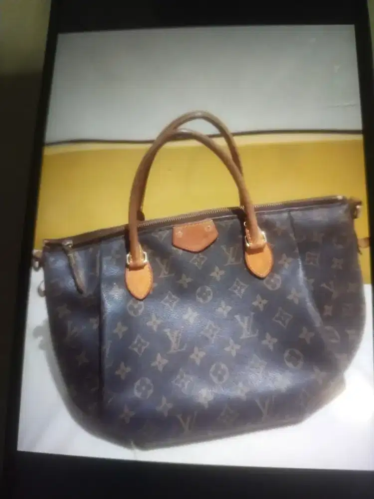 Louis Vuitton LV bag preloved