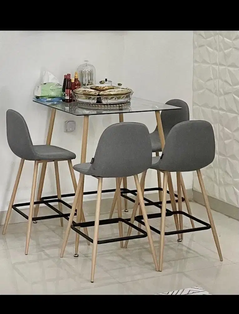 MEJA MAKAN SET DARI INFORMA