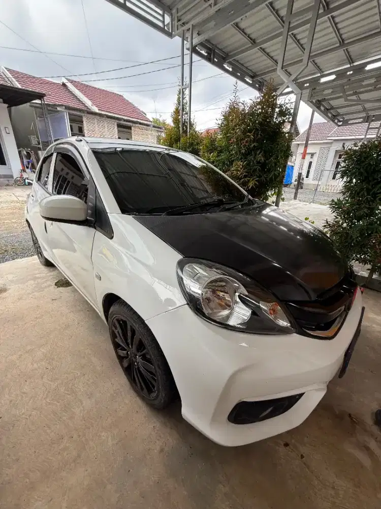 Dp 8jt Honda Brio E MT super irit mesin terawat