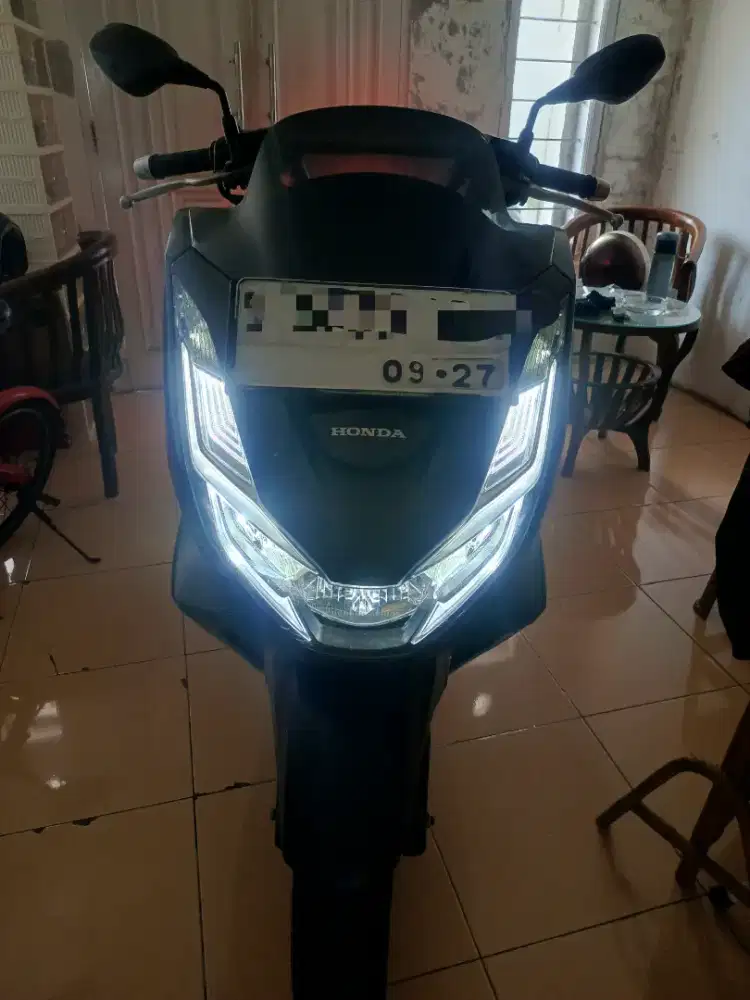 Honda PCX 2022 warna hitam