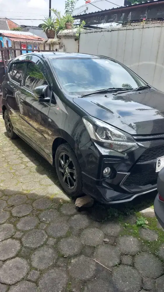 Agya 1.2 Sport AT GR Hitam