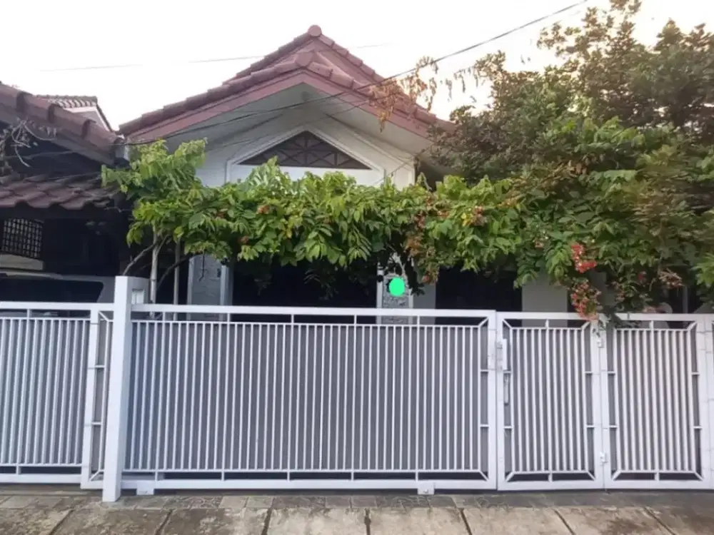 Rumah 2 Lantai luas 210 SHM di Perumahan Garnd Galaxy, Bekasi