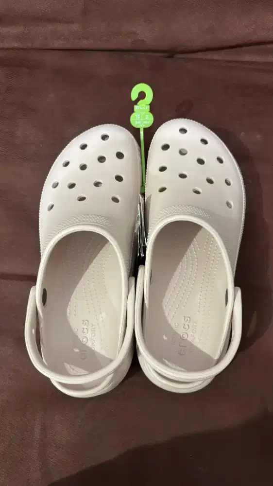 Sandal Crocs Wanita