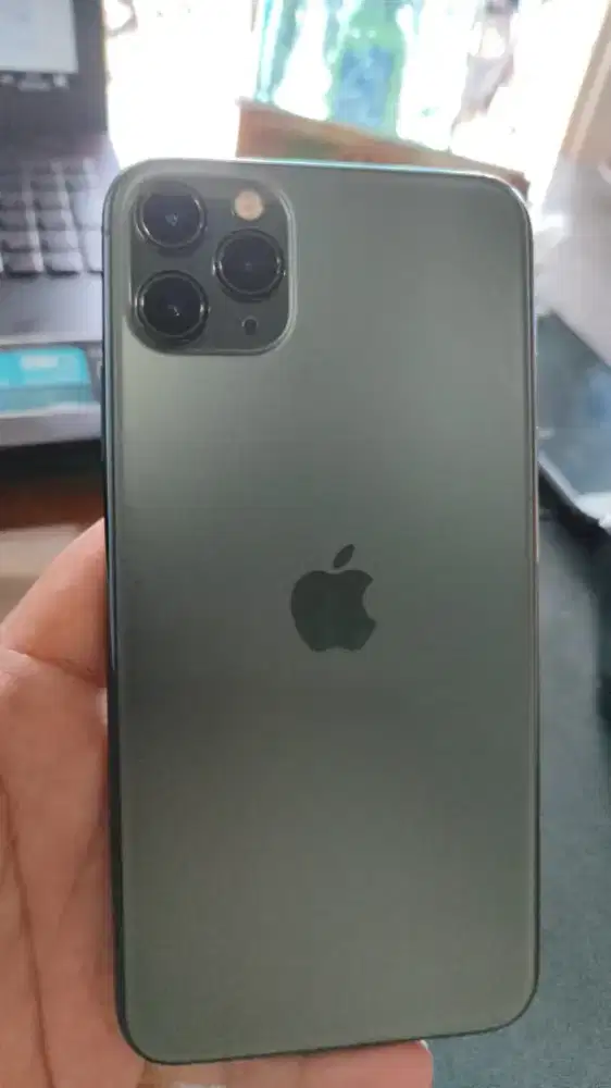 Iphone 11 pro max green