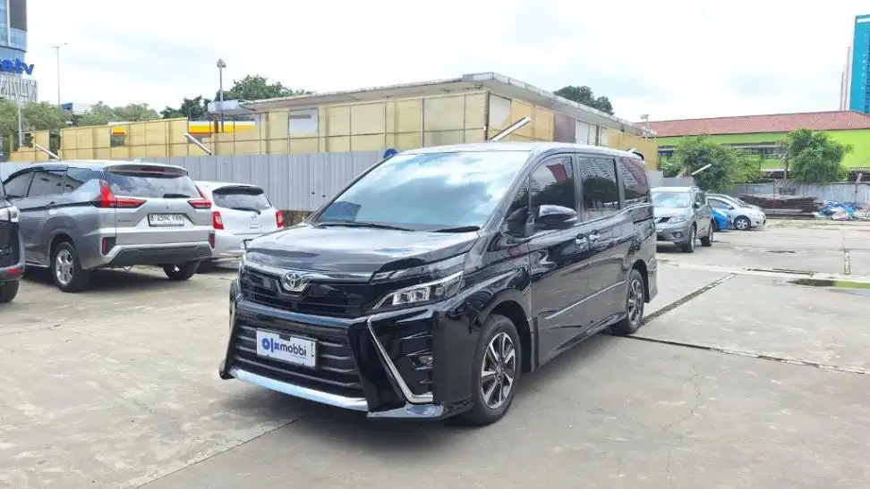 DP MURAH - Toyota Voxy 2.0 Bensin-AT 2020 Hitam