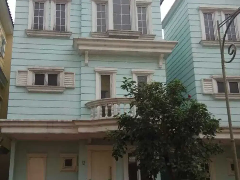 Dijual Rumah 3 Lantai Cluster Montana Village Gading Serpong