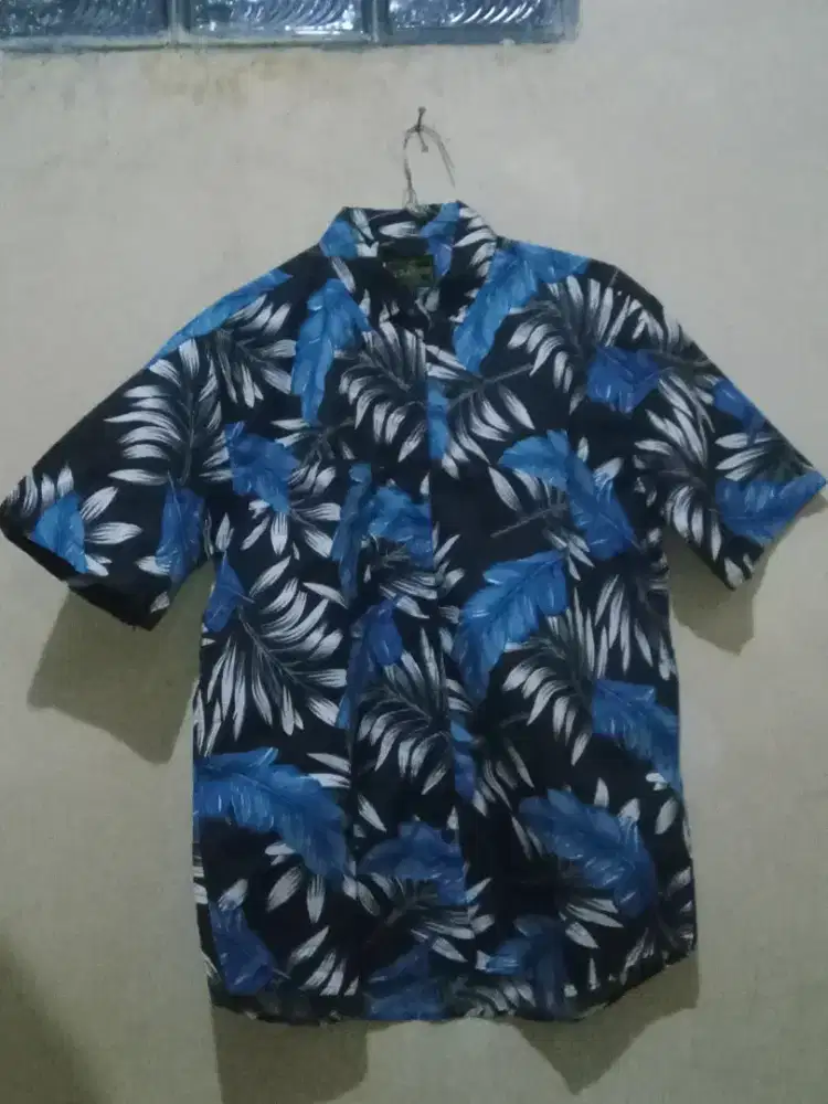 Kemeja Pria Surfing motif Pantai size L original Hurley