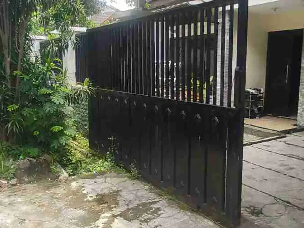 Rumah dekat Wiguna central park cocok untuk usaha atau kost2an