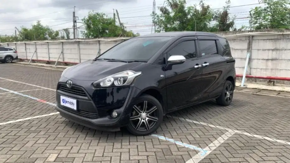 TDP 7,JT, Garansi Mesin 1th Toyota Sienta 1.5 E Bensin-MT Hitam 2017