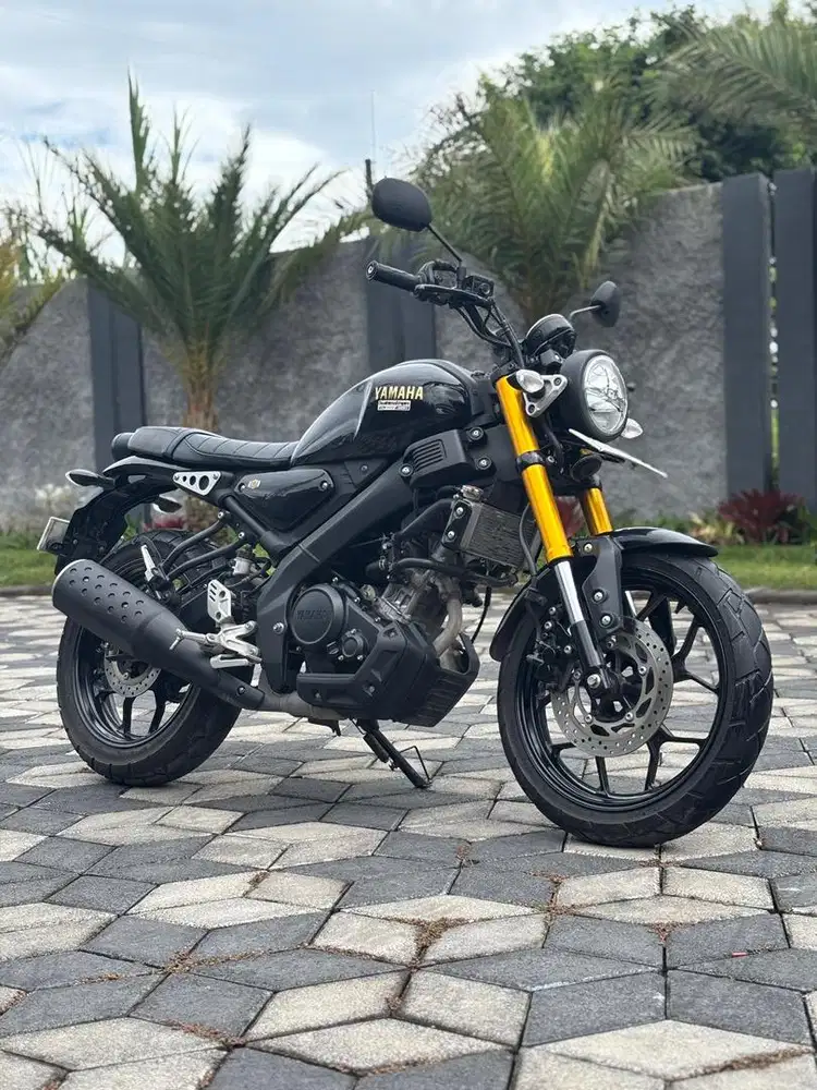 Yamaha XSR 155 VVa 2024 Hitam Metalik Koko Motor