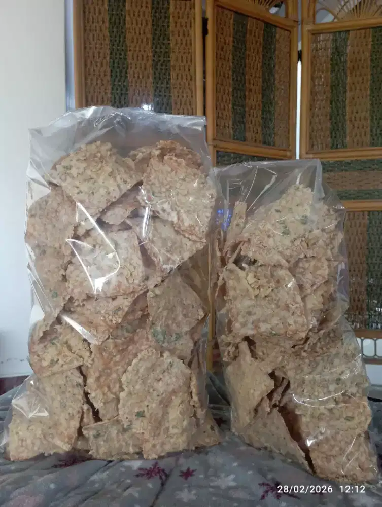 Keripik tempe fresh dari wajan