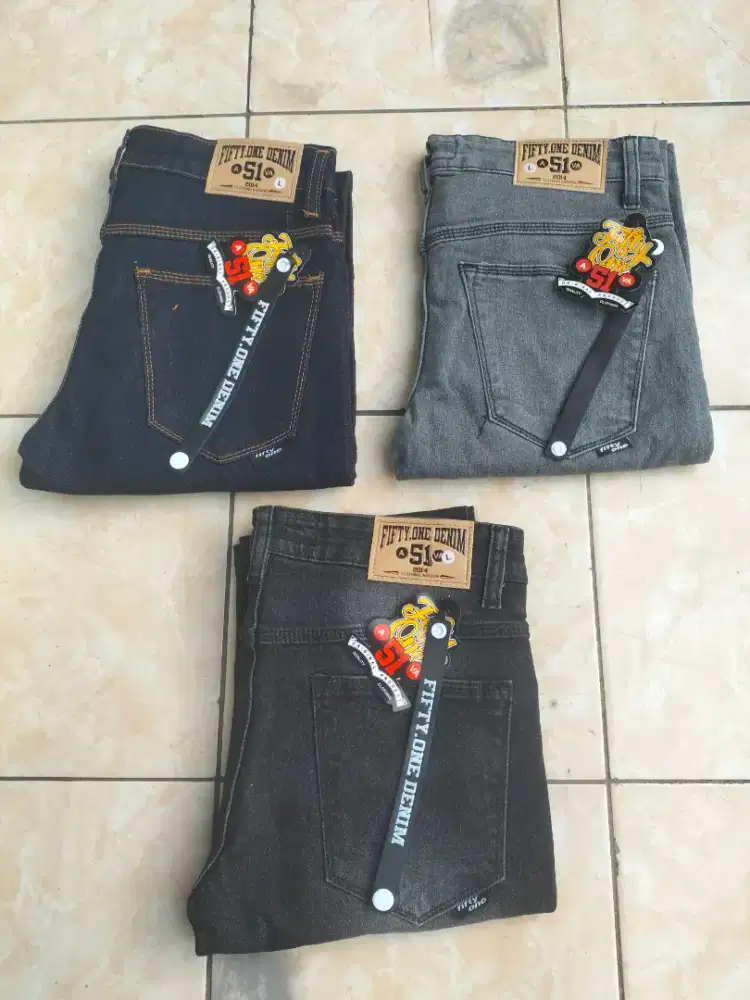 JEANS SLIMFIT COWOK
