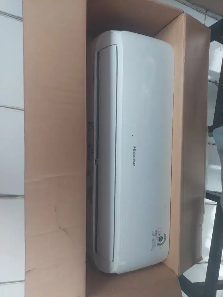 Jual AC rumah  hisense 0,5 PK kondisi bagus masih  dus seperti baru
