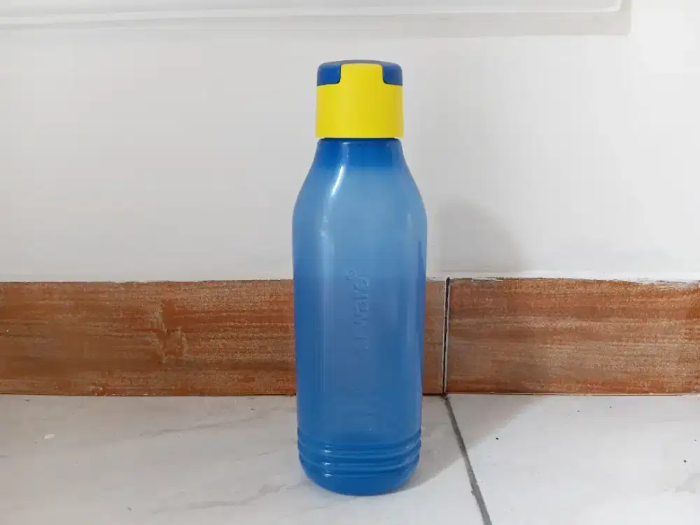 Botol Minum Tupperware Biru