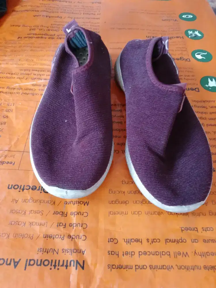 Sepatu santai wanita