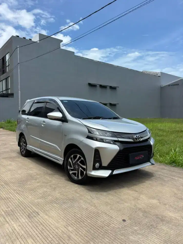 Toyota Avanza Veloz matic 2019 silver bekas murah