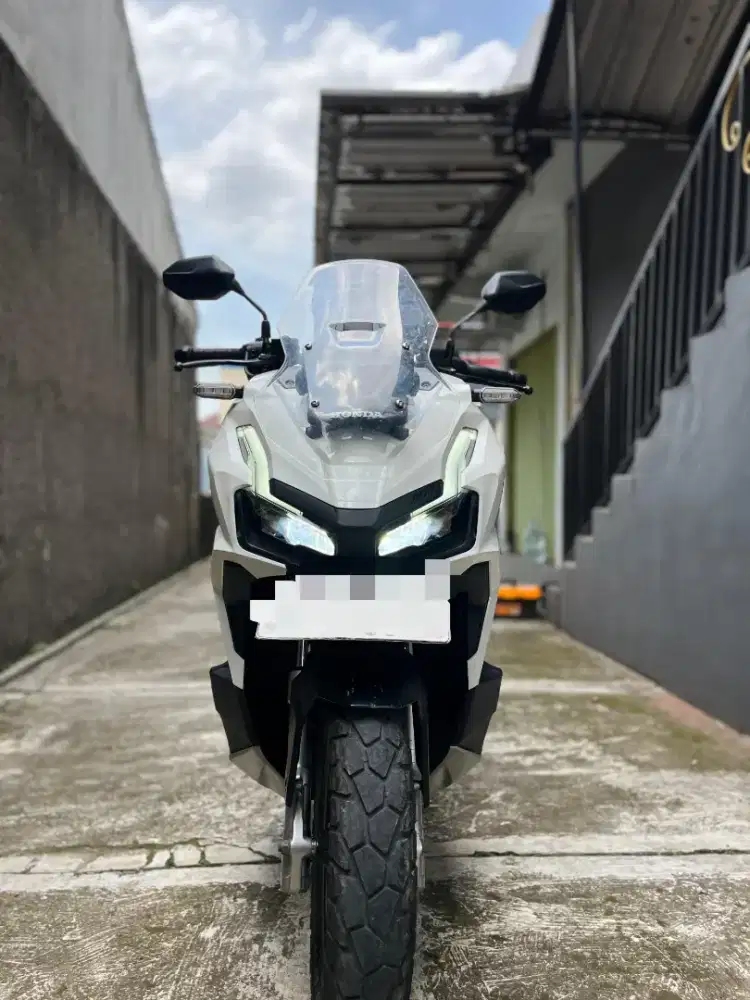 Dijual Honda Adv 160 CBS Putih