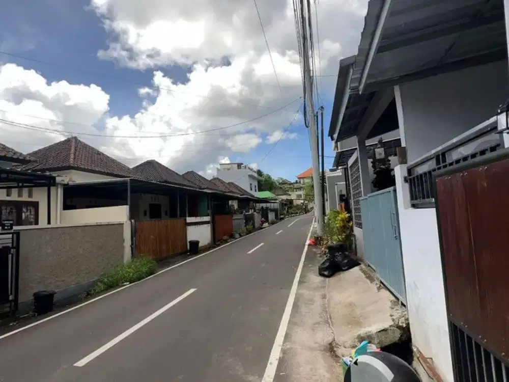 Rumah 2 Lantai Lokasi Sangat Strategis Dijual, di Jimbaran