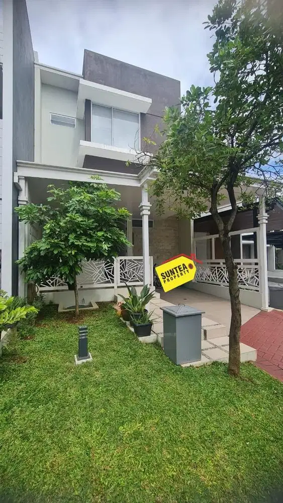 HOT SALE!!!RUMAH BAGUS SEMI FURNISHED SIAP HUBI LOKASI STRATEGIS