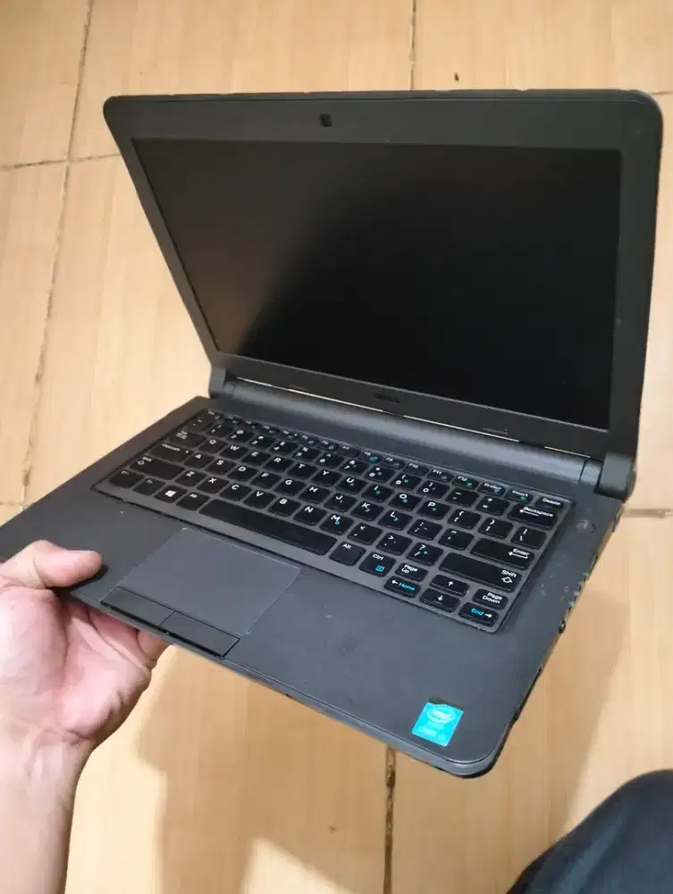 Laptop core i3 gen 5 murah Dell Latitude 3350