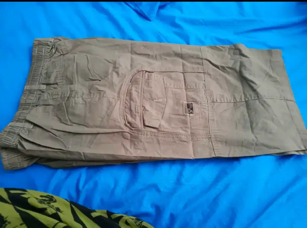 Celana Pendek Katun Pinggang Karet, Baru Gratis