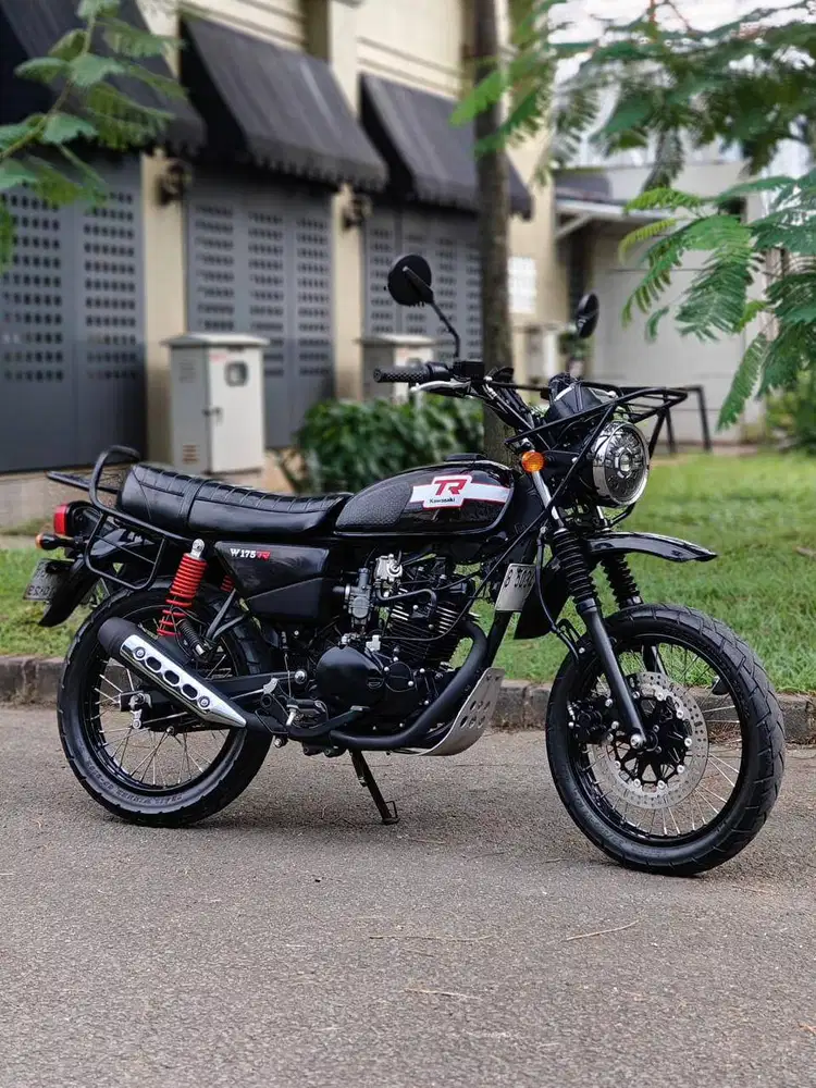 KAWASAKI W175 TR 2024 HITAM KM RENDAH PAJAK PANJANG TANPA PR