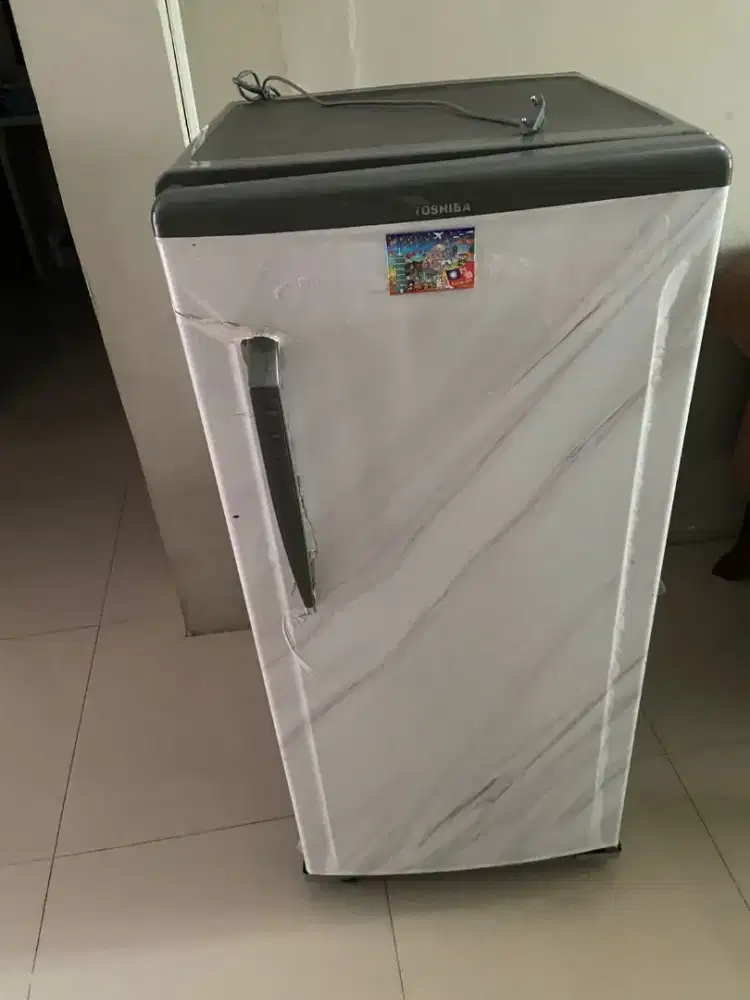 Kulkas toshiba 1 pintu