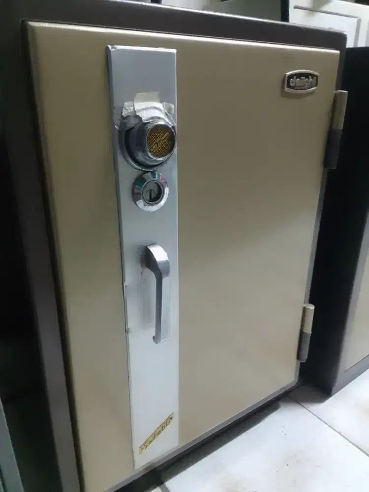 Di jual murah Brankas Untuk keamanan dokumen penting anda