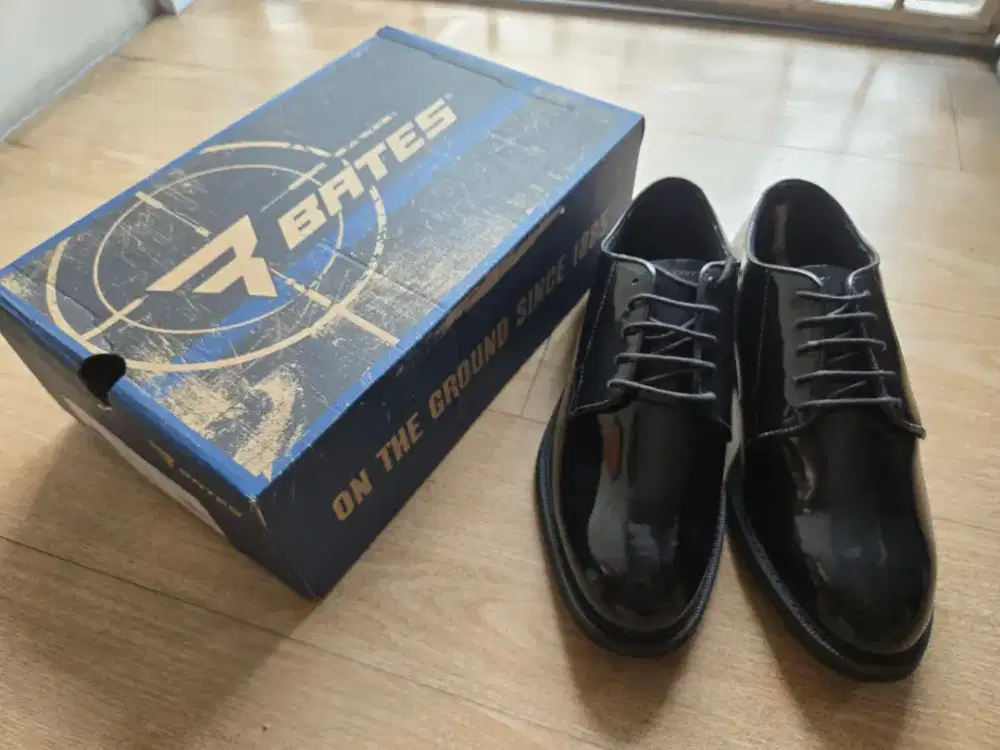 Bates shoes crafting footwear (Sepatu Kerja)