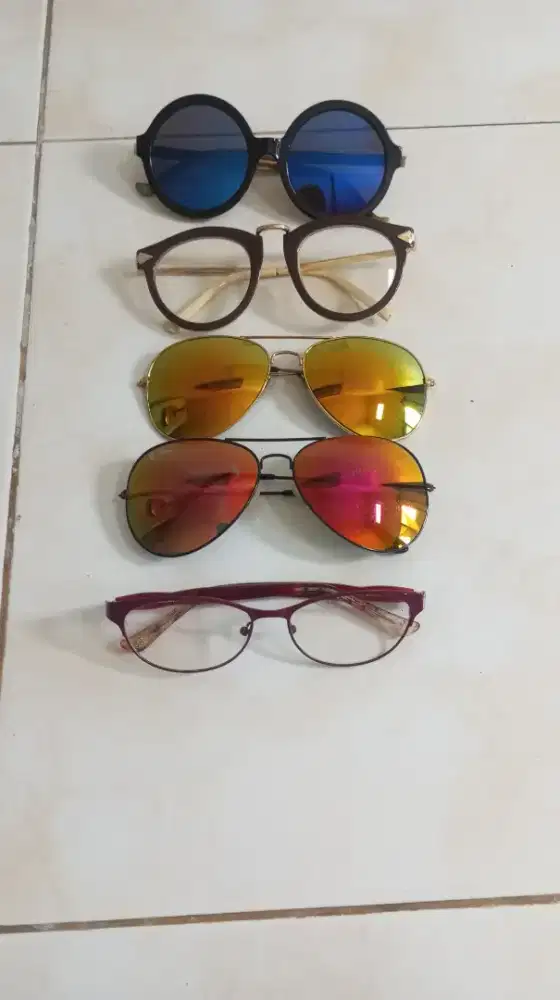 Kacamata anting anting