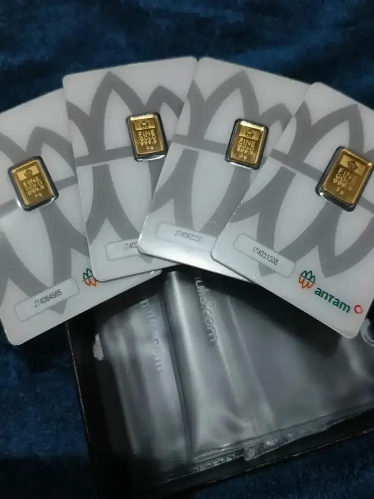 Emas logam mulia antam