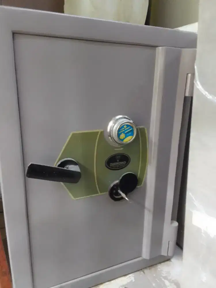Jual murah Brankas untuk keamanan dokumen penting anda