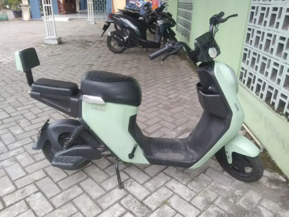 Sepeda listrik Uwinfly M60