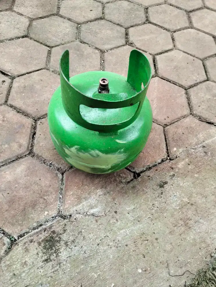 Tabung gas 3 kilo cat nya beda