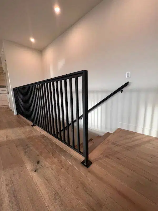 Terima pasang hand railing / reling pagar tangga balkon model beragam