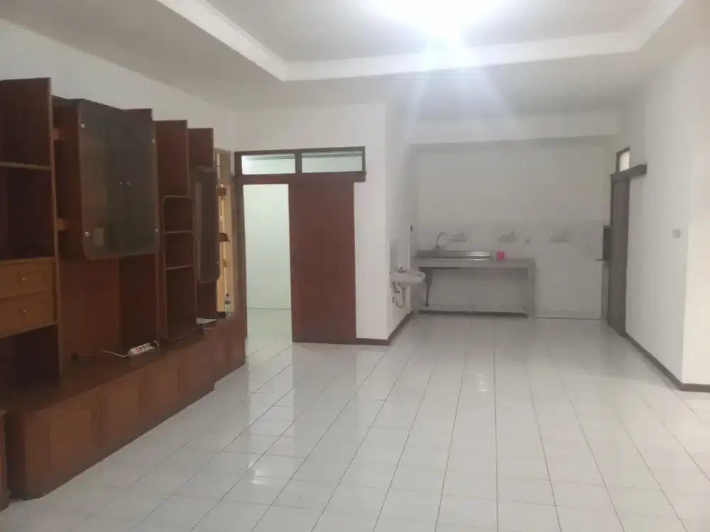 Rumah Siap Huni Nyaman Dalam Komplek Batununggal