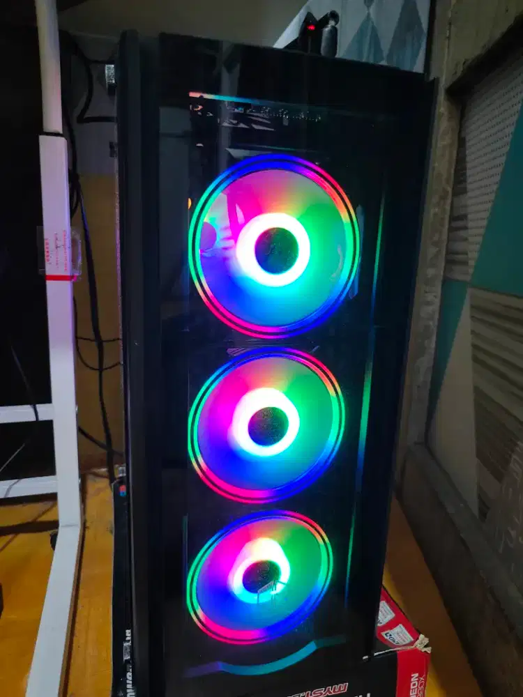 Komputer gaming 1 set, Monitor ,Steering wheel, gamepad rexus dll