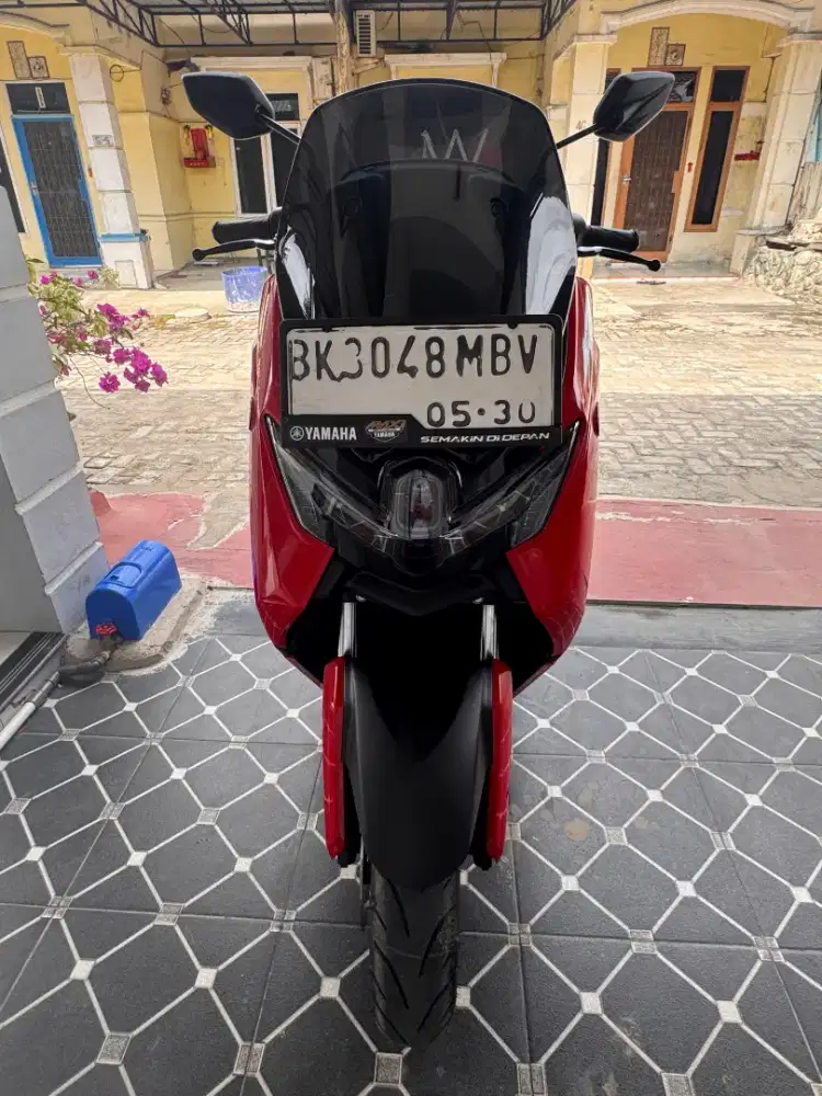 Di jual nmax mentah 2025 masih  sangat mulus no cacat jarang pakai