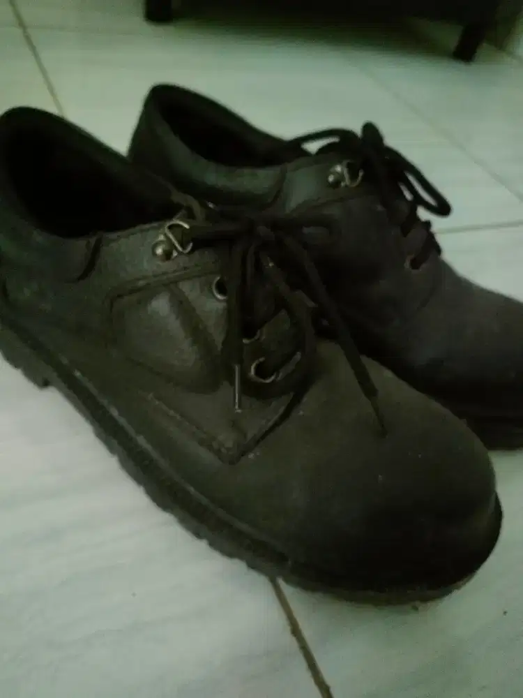 SEPATU SAFETY PRIA