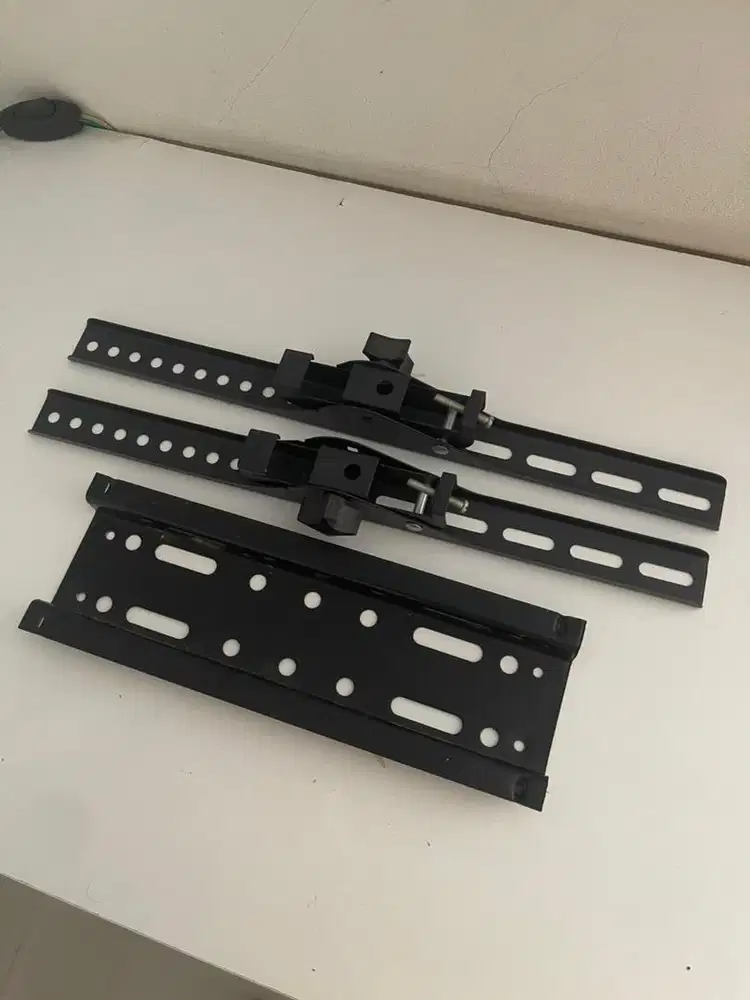 Breket TV 32-55 inch masih mulus