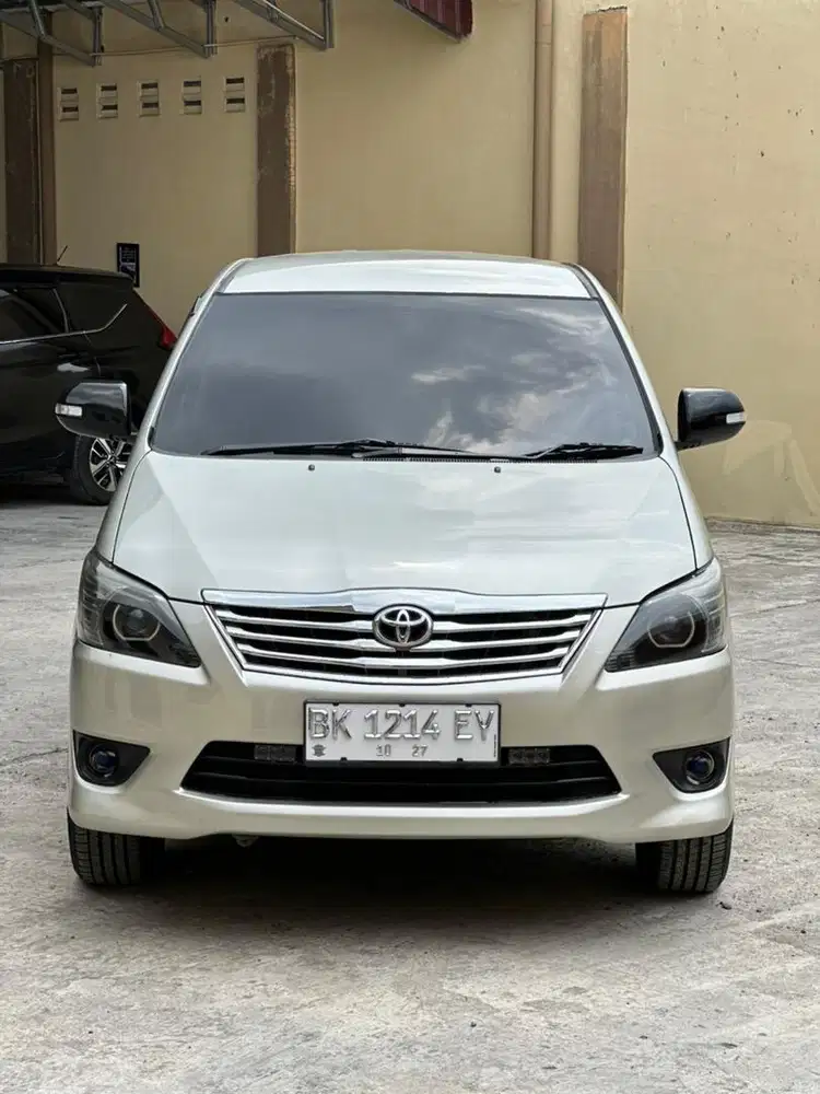 Toyota innova 2.0 G at matic 2012