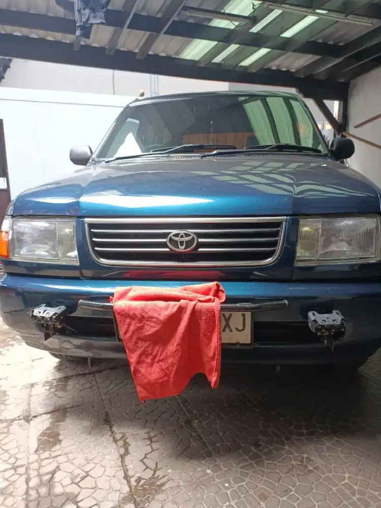 Toyota kijang kapsul lgx matic tahun 1997