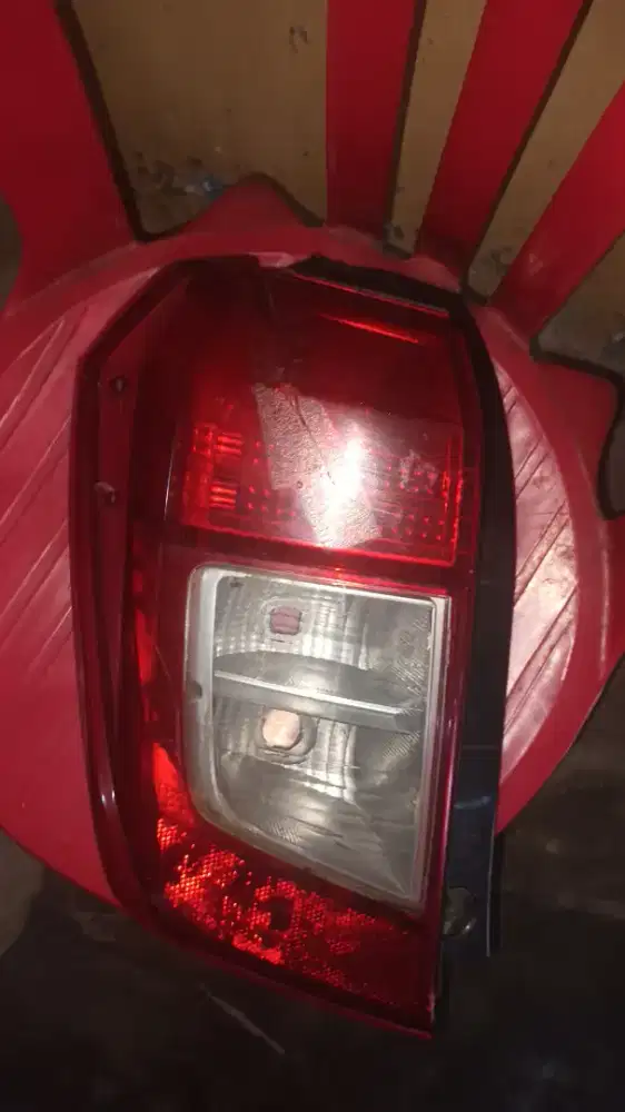 Lampu kiri belakang sigra