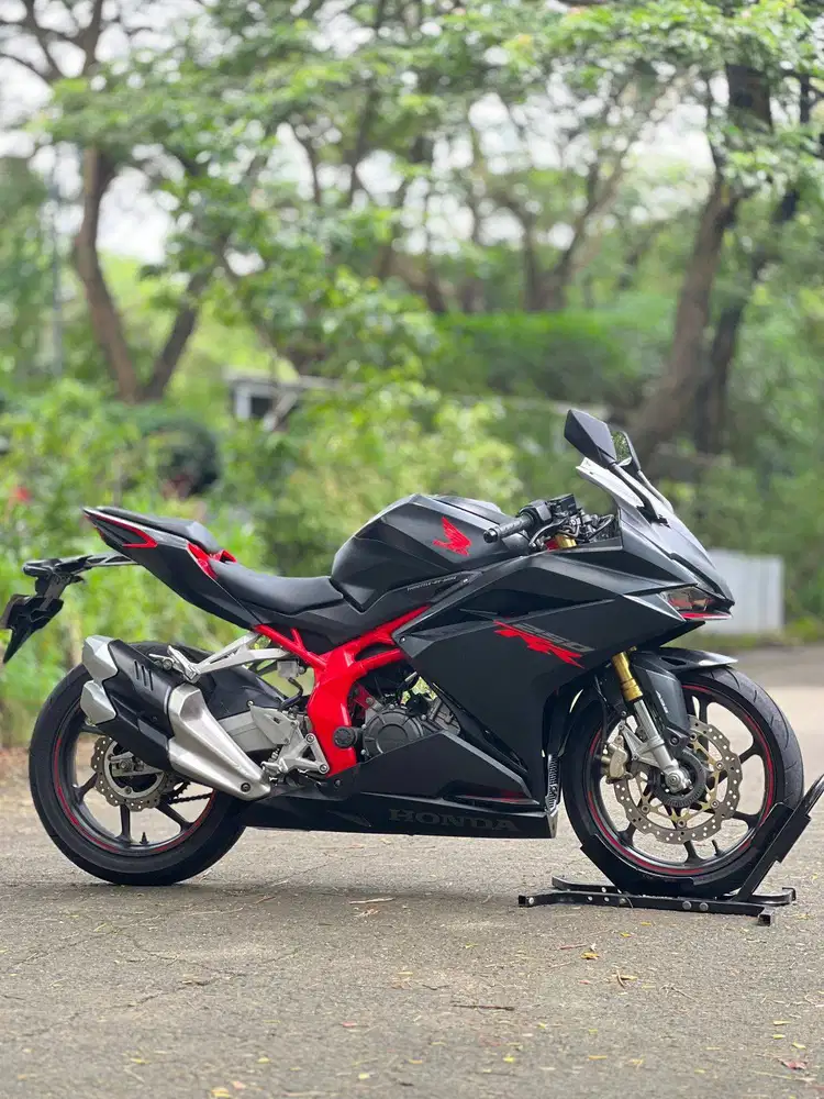 HONDA CBR 250RR ABS 2020 HITAM LOW KM PAJAK ON SUPER GRESS