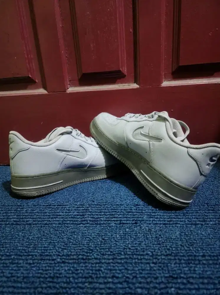 NIKE JEWEL WOLF GREY