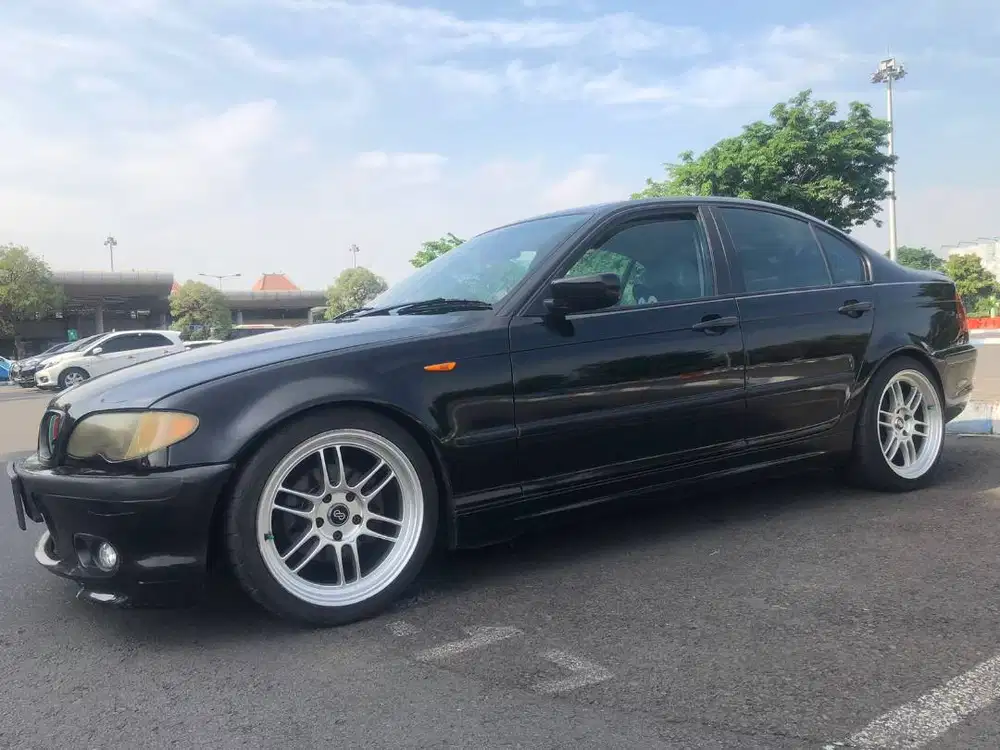 JUAL BMW E46 M43 TH. 2001