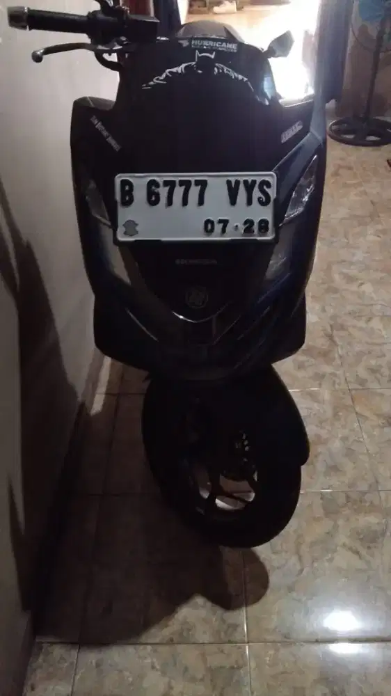 Honda PCX 160 hitam